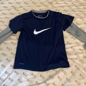 Boys size 7 long sleeve Nike dri fit shirt